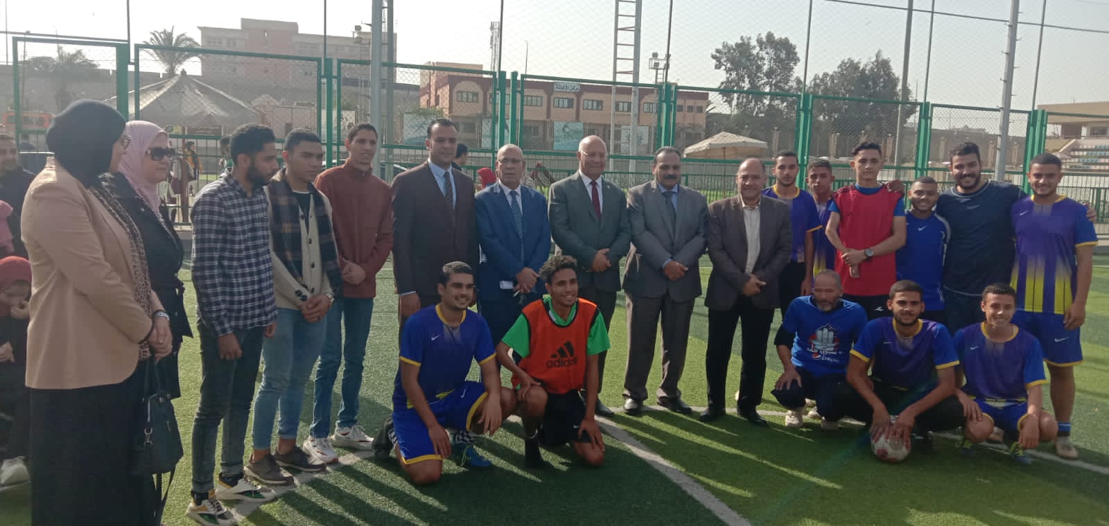 رئيس جامعة بنها يتفقد الملتقى الأول لذوي الهمم