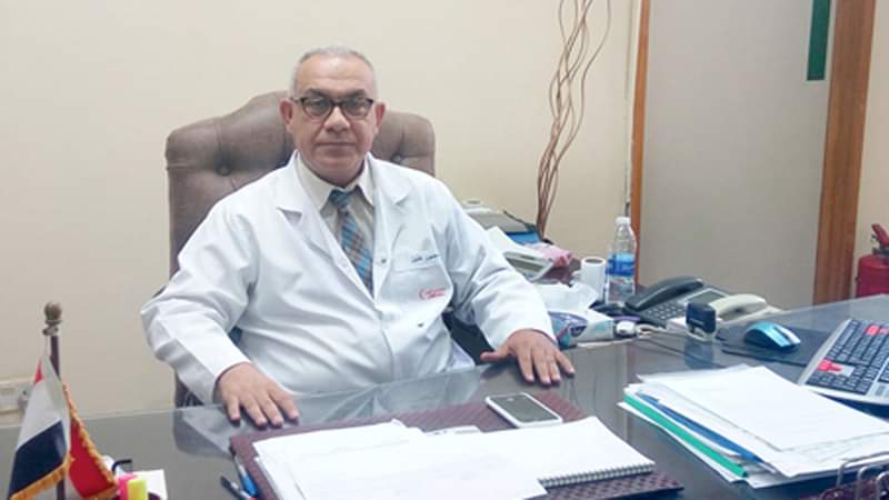 الدكتور منصور خليل طبيب الإنسانية في مستشفى الهرم