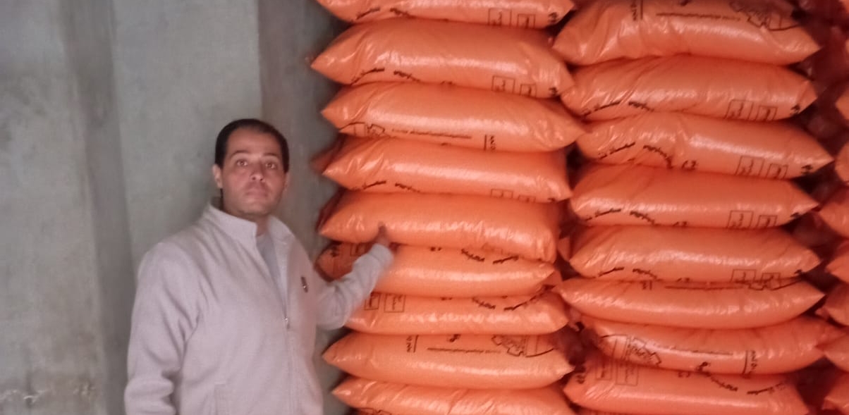 ضبط 22 طن أسمدة مدعمة قبل طرحها بالسوق السوداء بالبحيرة