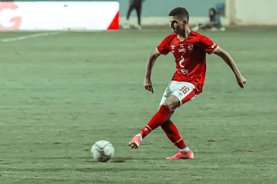 الحكام تسببوا في خسارة الأهلى أمام الأهلي