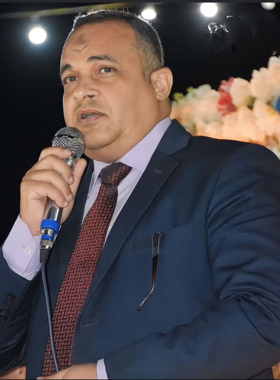 الحياة بين نظرة وإبتسامة