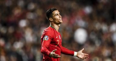 رونالدو يزور مقر نادى برشلونة