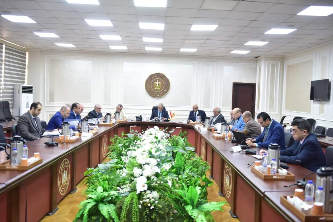 مجلس إدارة صندوق تمويل التدريب والتأهيل يجتمع برئاسة وزير العمل ..