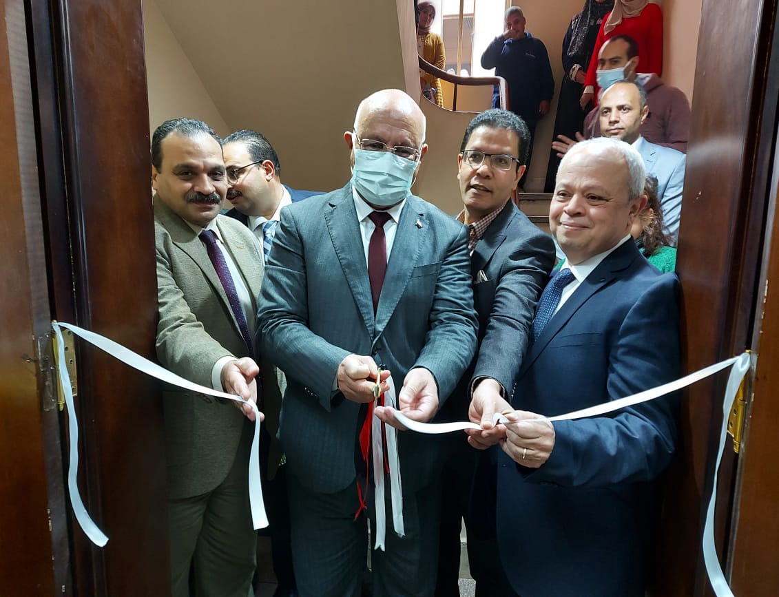 رئيس جامعة بنها يفتتح مركز علاج الأسنان الجديد بالإدارة العامة للشئون الطبية بمبنى الخدمات ببنها. 