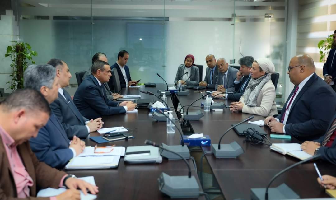 فؤاد و آمنه يستعرضان الموقف التنفيذي لمنظومة إدارة المخلفات وآليات تقليل الفجوات التمويلية