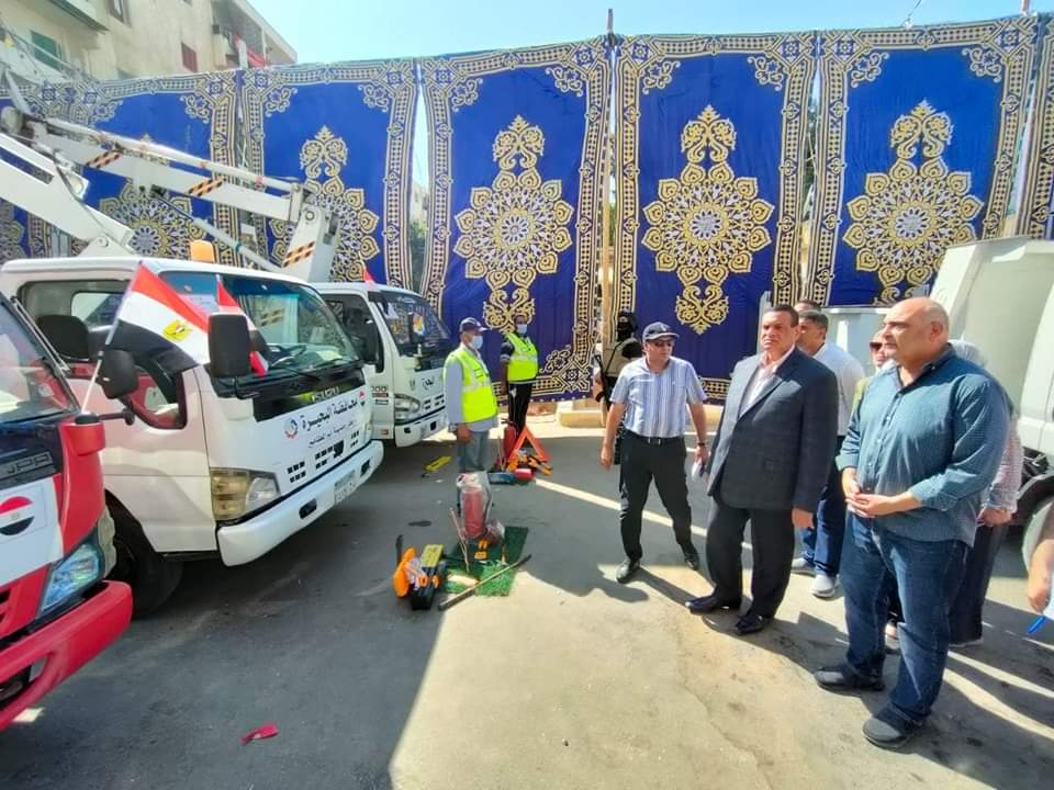 بالصور: محافظ البحيرة يتفقد جاهزية المعدات والمركبات بمركزي حوش عيسى وأبو المطامير.