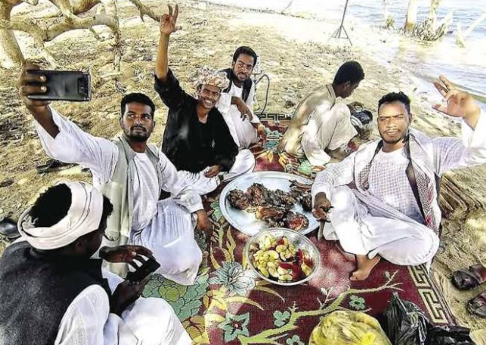 «السلات» و«الإنقِلت».. أشهى أكلات جنوب البحر الأحمر 