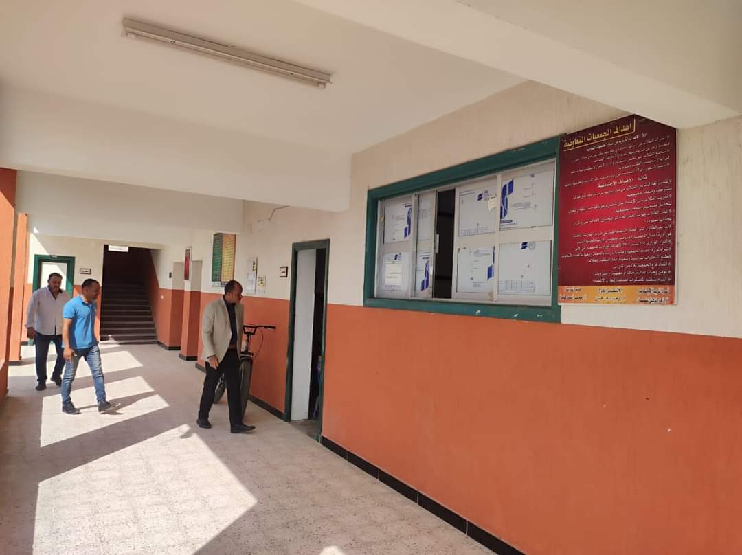 رئيس مدينة دمنهور يتابع جاهزية المدارس لاستقبال العام الدراسي 