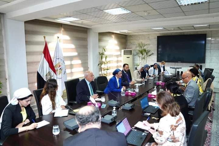 وزيرة البيئة تعقد اجتماع موسع مع السكرتير التنفيذي للأتفاقية الأطارية
