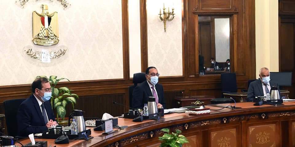 رئيس الوزراء يتابع جهود توفير احتياجات المشروعات الجاري تنفيذها خاصة من المواسير