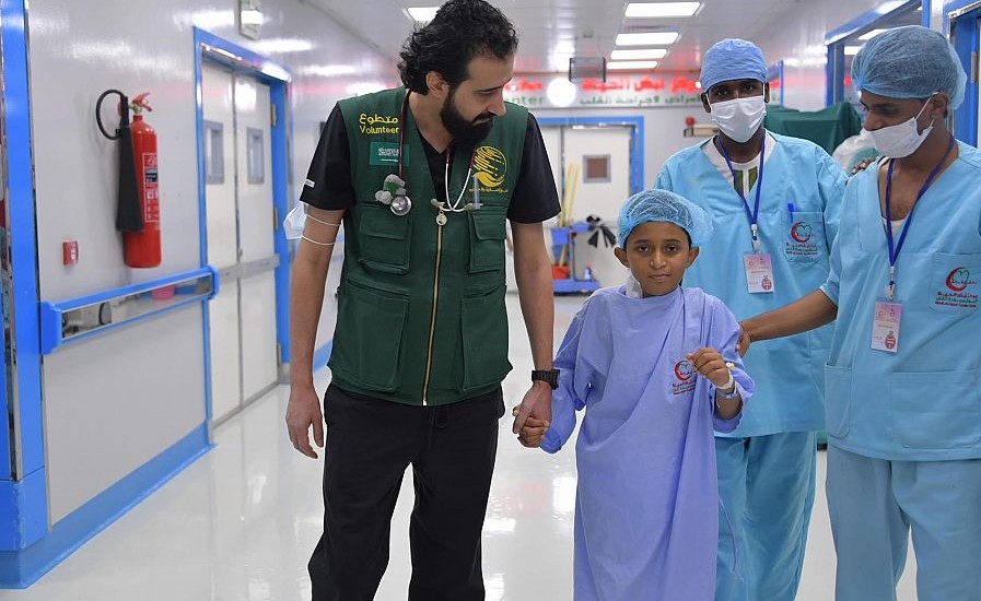 في 49 دولة حول العالم...مركز الملك سلمان للإغاثة ينفذ 433 مشروعًا إنساني بالعديد من المجالات