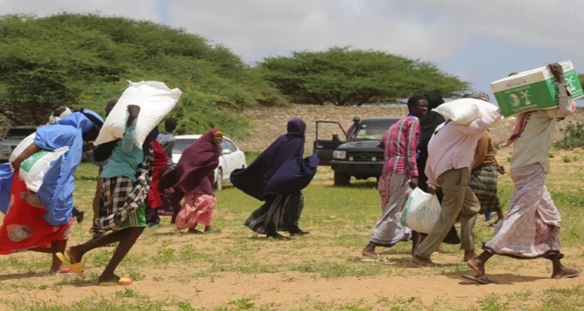 سلمان للإغاثة يوزع سلال غذائية في الولايات الصومالية