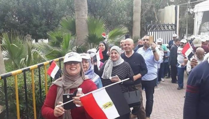 أقباط ومسلمي مصر في الخارج يرفضون الإساءة للوطن