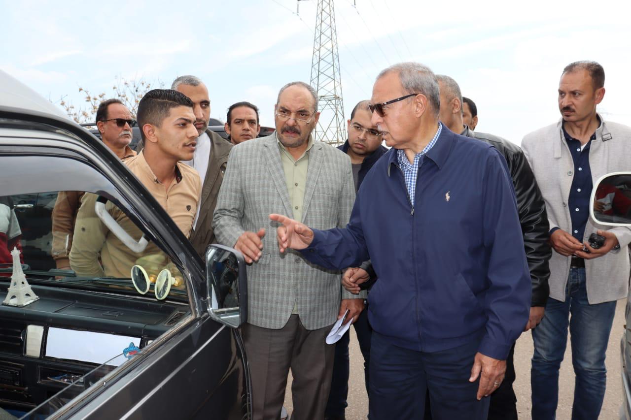 محافظ القليوبية يتابع انتظام الحركة بالمواقف بمدن بنها وكفر شكر وطوخ وقها وقليوب بعد تحريك أسعار الوقود والسولار ويوجه بالإلتزام بتعريفة الركوب