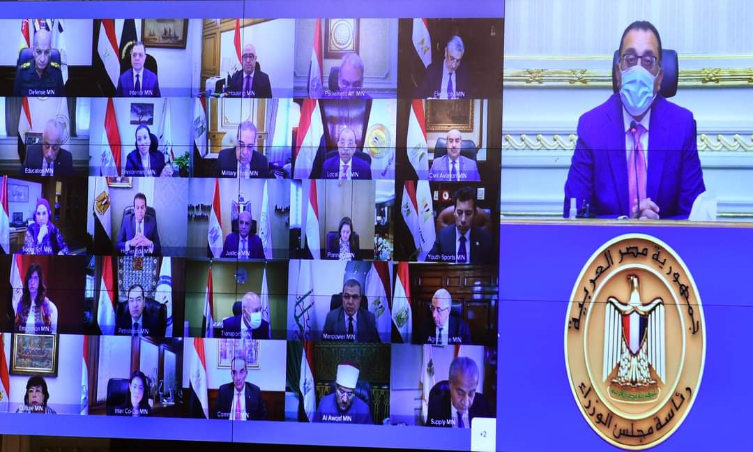 رئيس الوزراء: نعمل على توفير أكبر كمية من لقاحات "كورونا