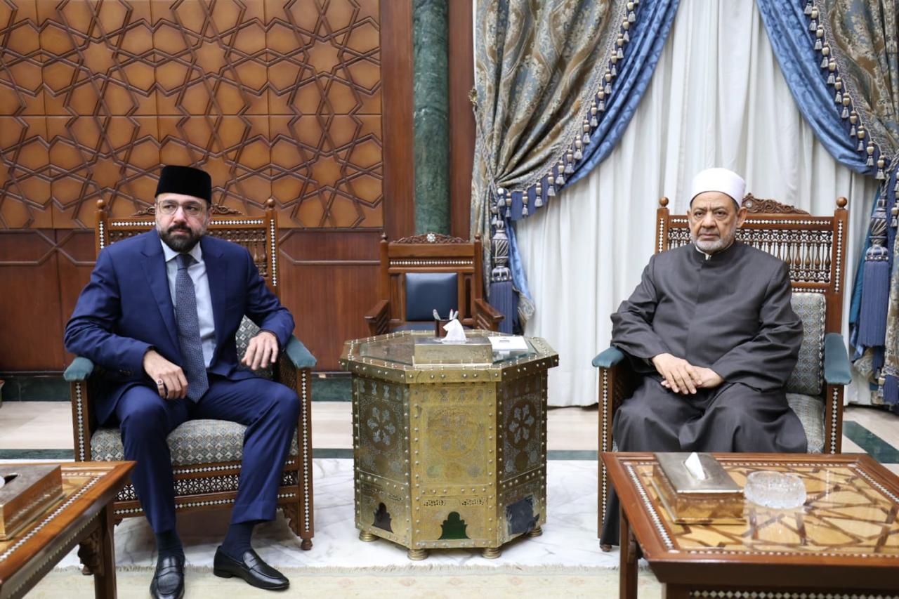 الإمام الأكبر شيخ الأزهر يلتقي وزير الشؤون الدينية الباكستاني