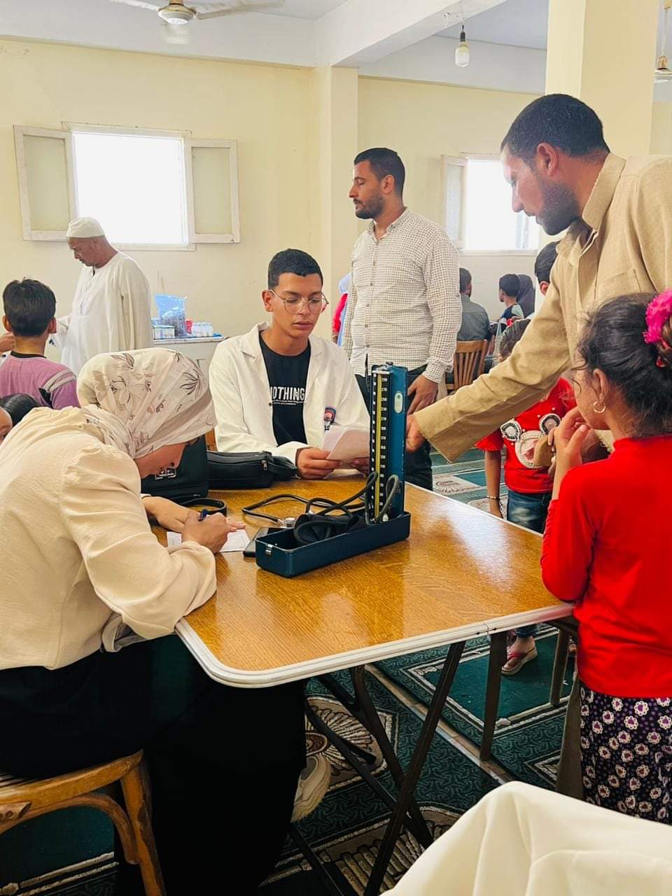 تقديم خدمات طبية وبيطرية ضمن أعمال القافلة السكانية بالبحيرة