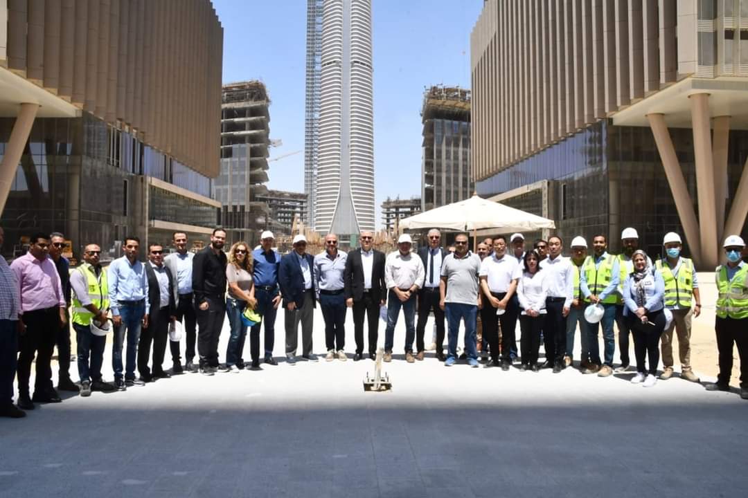 الجزار يتفقد منطقة الأعمال المركزية بالعاصمة الإدارية الجديدة