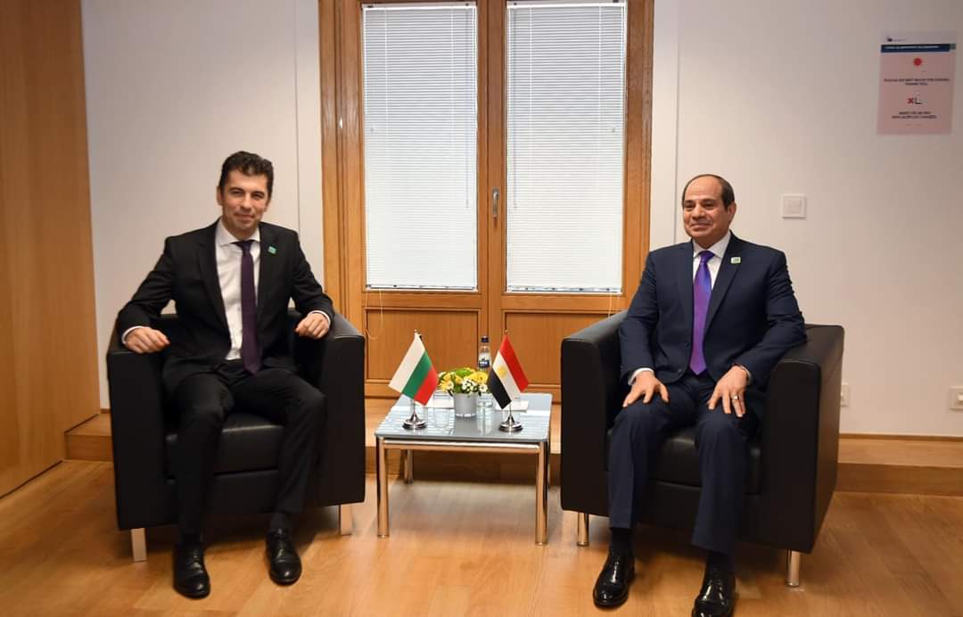 السيسي يلتقي كيريل بيتكوف، رئيس وزراء بلغاريا، وذلك على هامش زيارة سيادته إلى العاصمة البلجيكية بروكسل.
