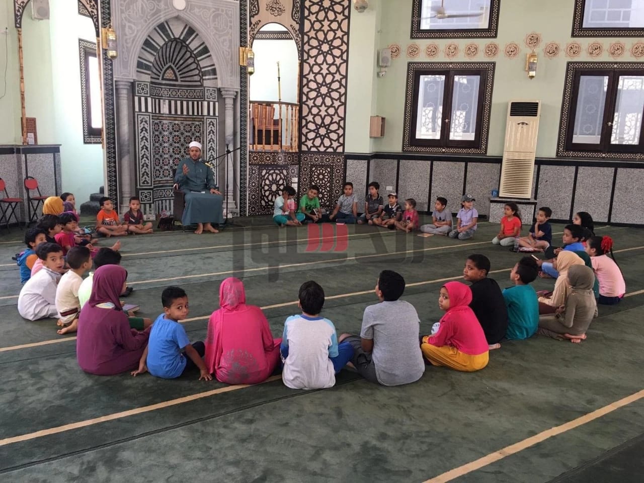 مساجد البحر الأحمر تتزين بـ«حلقات تحفيظ القرآن»