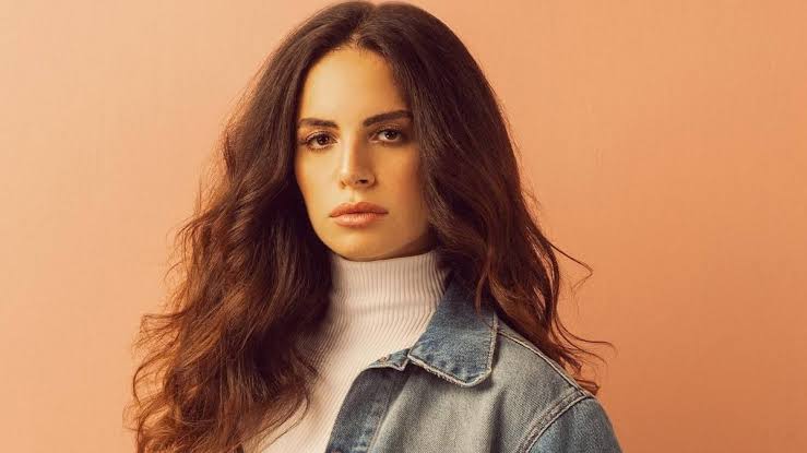 نقابة المهن الموسيقية:: آمال ماهر تعيش حياة هادئه مع أسرتها