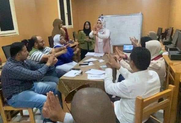 جامعة سوهاج تشهد فعاليات دورة لغة الإشارة ودعم المواهب الفنية للطلاب ذوي الهمم