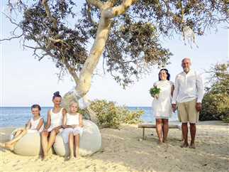 زفاف ألمانى بجوار أشجار المانجروف فى جنوب مرسى علم