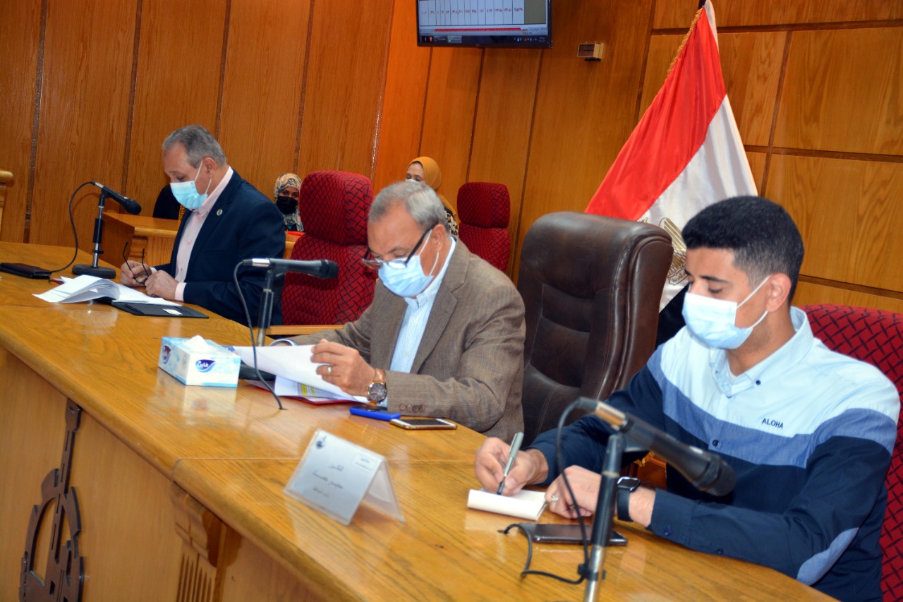 الهجان يتابع أعمال لجان البت في ملفات التصالح بمخالفات البناء وموقف المتغيرات المكانية وتعويضات الطريق الدائري