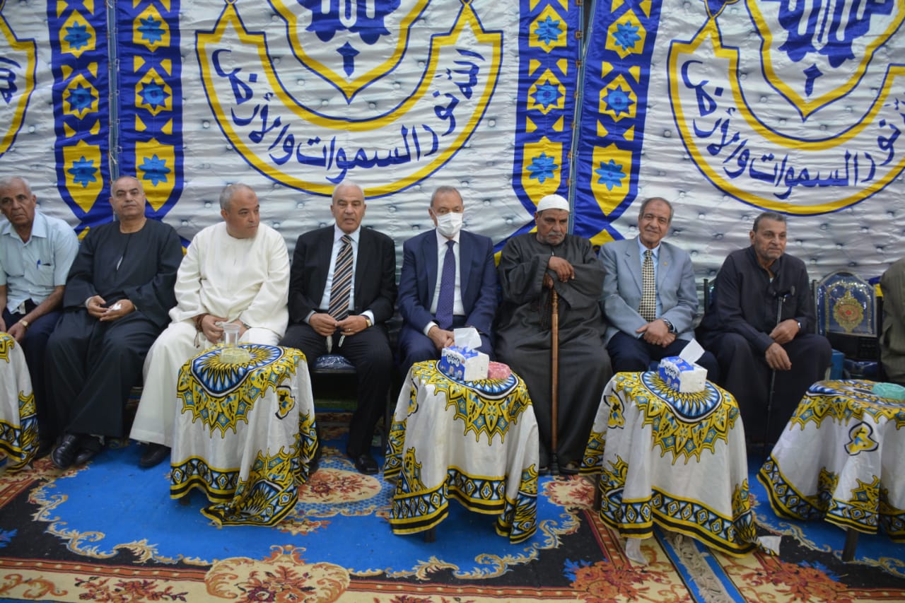 محافظ القليوبيه يُقدم واجب العزاء لأسرة الشهيد البطل الملازم اول سليمان علي سليمان بيومي بمركز شباب قريه الاحرار بطوخ ضحية الهجوم الإرهابي البغيض غرب سيناء