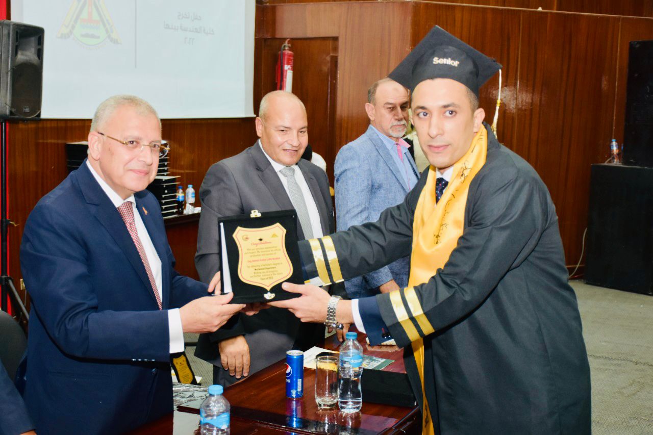 نقيب المهندسين بالقليوبية يشهد حفل تخرج دفعه جديدة لهندسة بنها