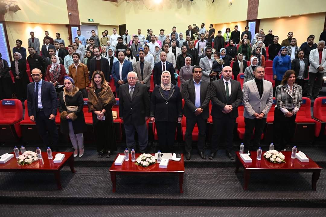 وزيرة التضامن الاجتماعي تشهد مراسم إعلان نتيجة انتخابات مجلس إدارة متطوعي صناع الحياة مصر ومراسم تسليم وتسلم مجلس الإدارة الجديد   