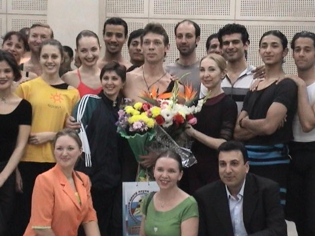 بلونسكي يحتفل باليوبيل وقلبه في القاهرة