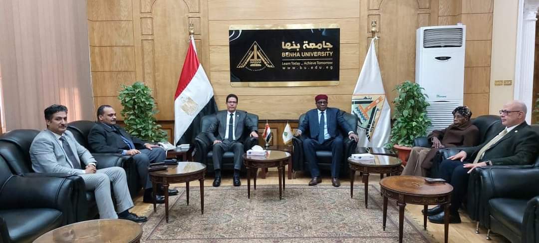 رئيس جامعة بنها يبحث مع سفير دولة تشاد زيادة أعداد الطلاب الوافدين