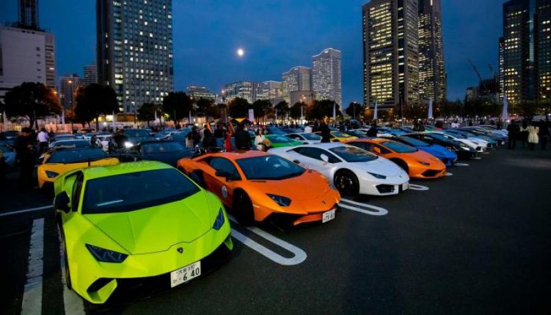 200 موديل من لامبورجيني “تستعرض” في اليابان