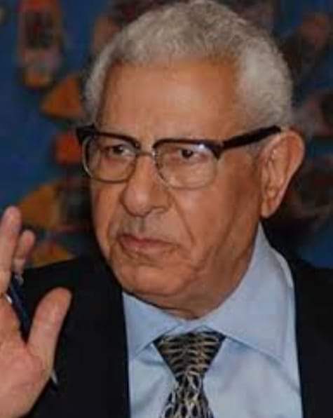 نقيب ومجلس "الصحفيين" ينعون الأستاذ مكرم محمد احمد "شيخ الجماعة الصحفية"