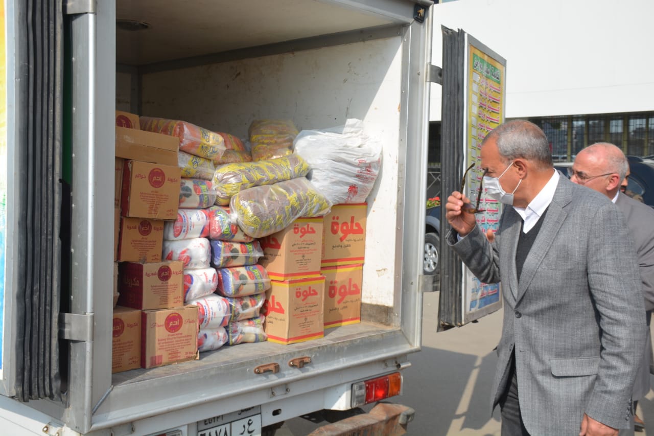 محافظ القليوبية: إطلاق ٩ منافذ متحركة بالسلع الغذائية من إنتاج وزارة الزراعة بأسعار مخفضة لمواطني القليوبية