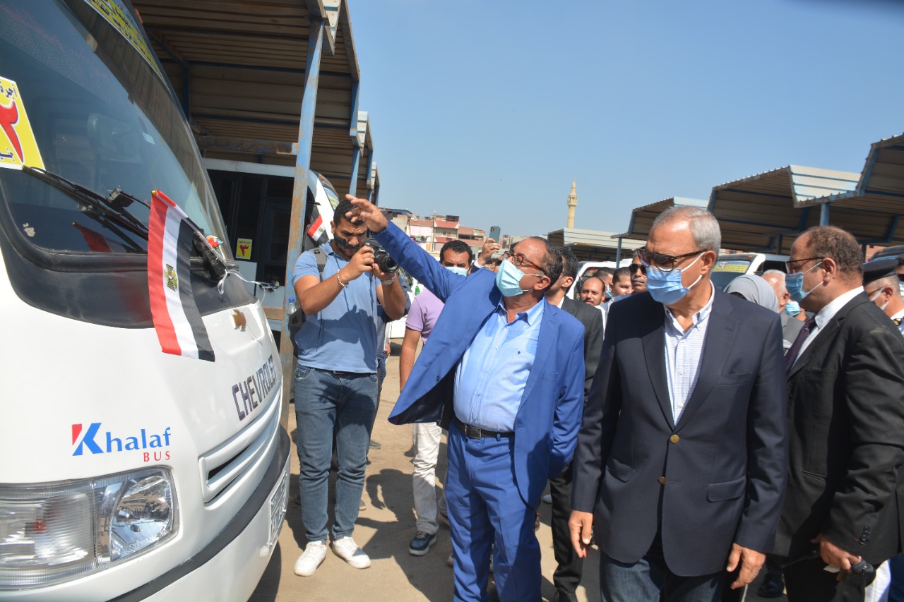 محافظ القليوبية يشهد بدء تشغيل عدد 34 أتوبيس (ميدي باص- مينى باص) مكيفة لنقل الركاب بمدن وأحياء المحافظة