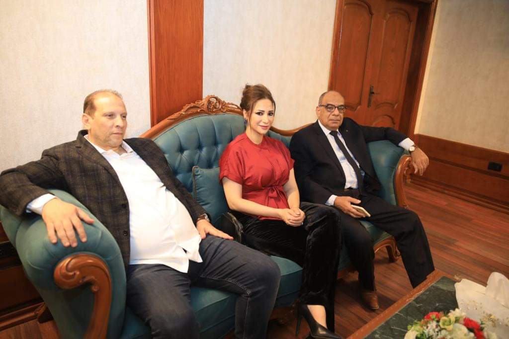 خلال زيارتهم لمحافظة سوهاج         محافظ سوهاج يلتقى نقيب المهن التمثيلية والوفد المرافق له