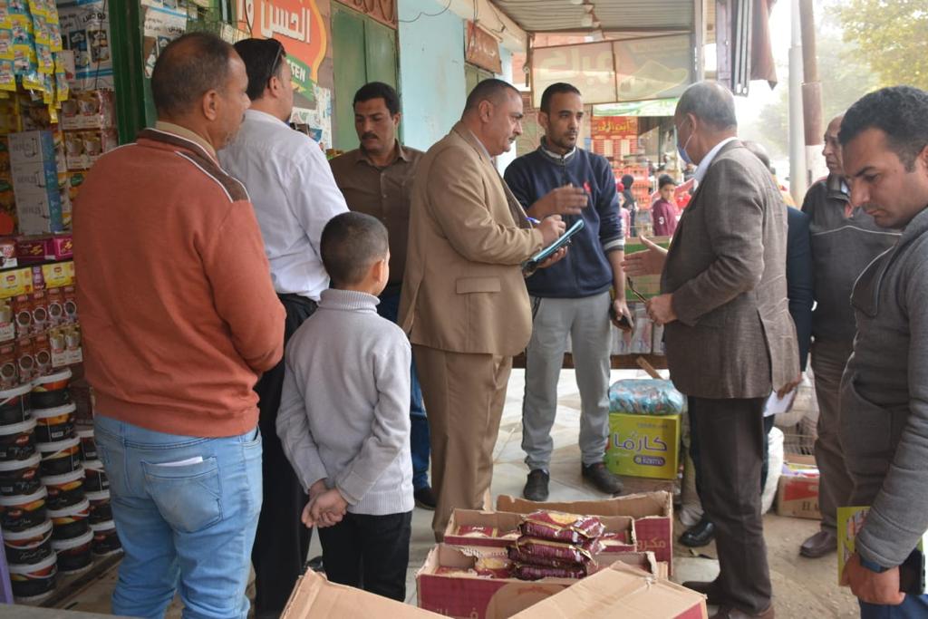 بالفيديو... محافظ القليوبية يتمكن من ضبط 5 طن لحوم فاسدة غير صالحة للإستخدام الآدمي وضبط 15 طن أرز لاحتكاره ومنع تداوله