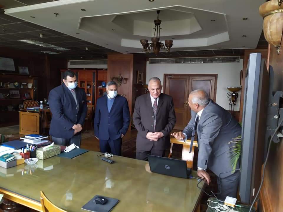 - لأول مرة .. تزويد عدد (١٩) بئر بالوادى الجديد بخاصية التحكم الذاتي ، ومنظومة رَّصد آلي للمراقبة والتحكم في تشغيل الآبار عن بُعد