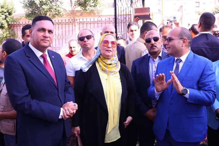 وزيرة التضامن الاجتماعي ومحافظ الدقهلية يضعان حجر أساس مركزي "بالوعى مصر بتتغير للأفضل" والتمكين الاقتصادي لصيادي بحيرة المنزلة