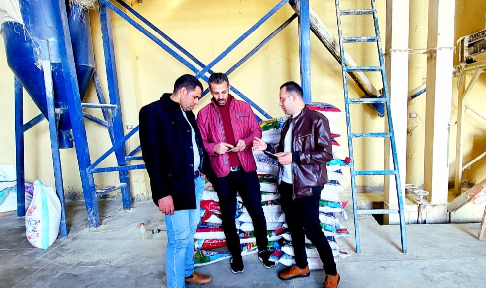 ضبط مصنعان يستخدم علامة تجارية لا يملكها وبدون  سجل صناعي 