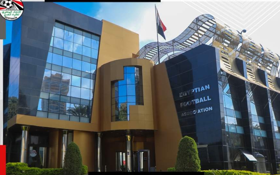 اتحاد الكرة يخاطب الأندية للحصول على رخصة الاحتراف .