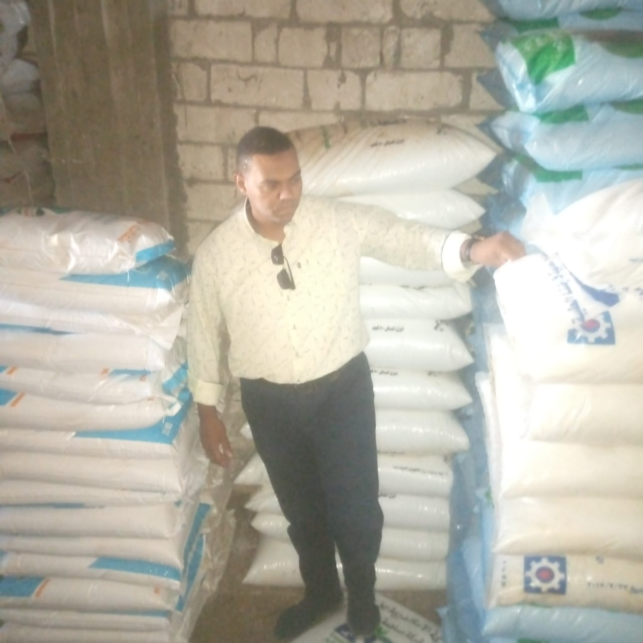 ضبط 50 شيكارة سماد يوريا مدعم  تم تجميعهم لتحقيق أرباح غير مشروعة و 109 عبوة بويات منتيهة الصلاحية