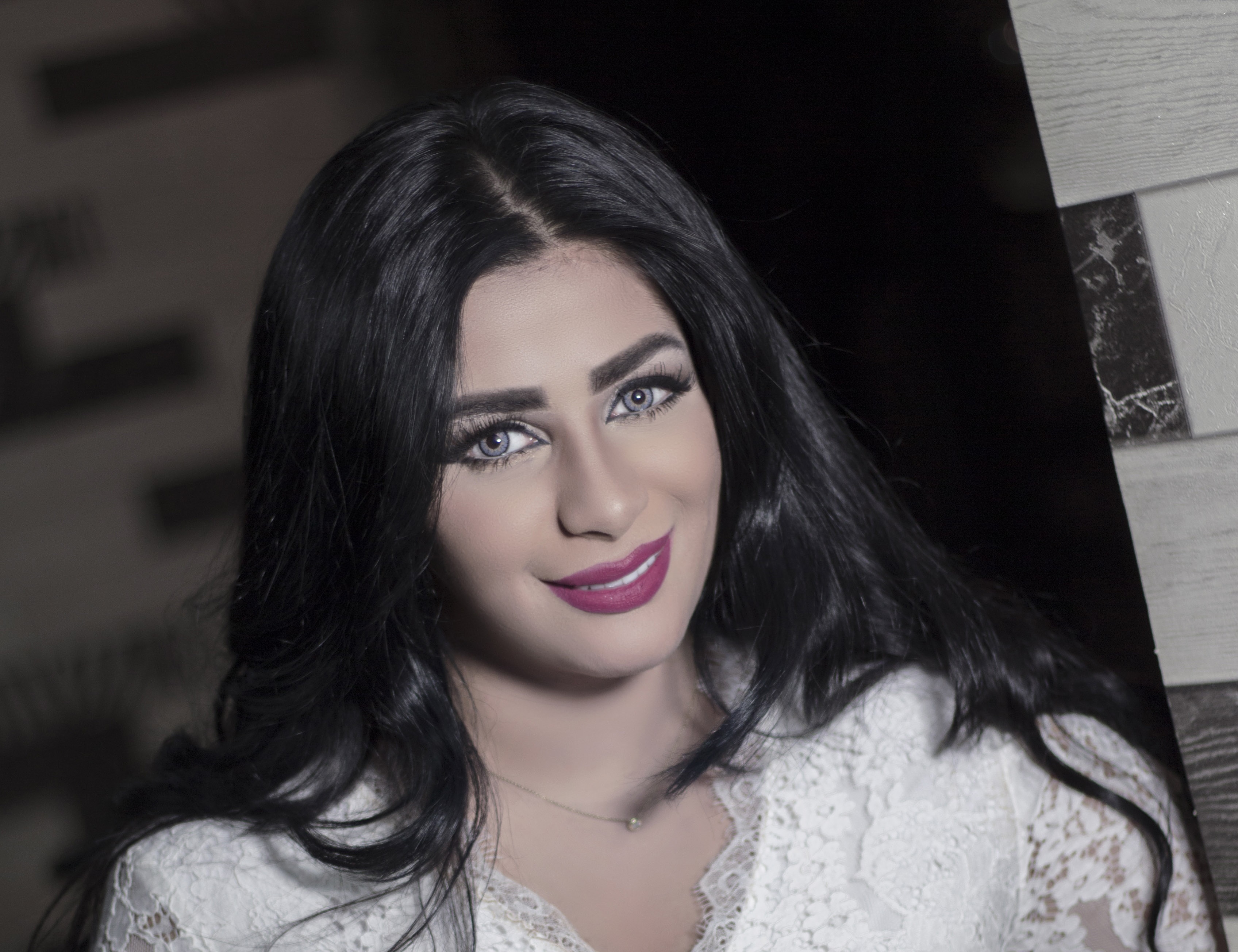 حصة الإماراتية تسجل أغنيات بنظام الجلسة الخليجية