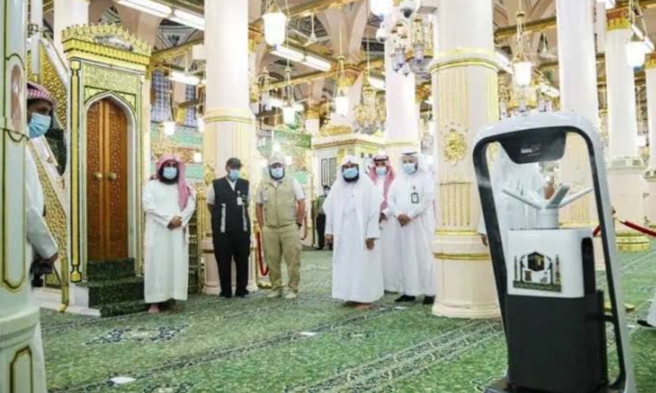 روبوتات ذكية تعزّز كفاءة وجودة الخدمات في المسجد النبوي