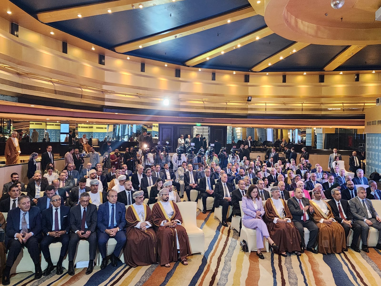 افتتاح فعاليات منتدى الاعمال المصري العماني  بحضور عدد كبير من المسئولين وممثلي دوائر الاعمال بمصر وسلطنة عمان