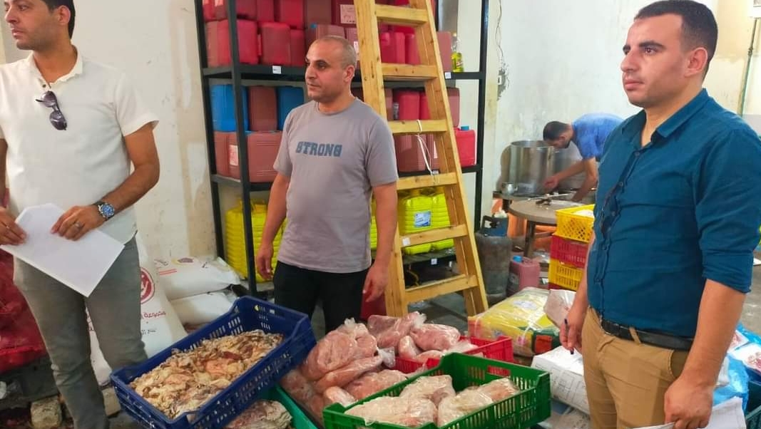 ضبط 650 كيلو لحوم غير صالحه  140 برميل مخلل مجهول المصدر