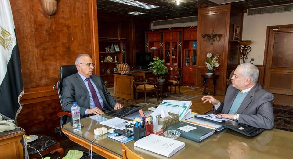 الدكتور سويلم يتابع أنشطة ومشروعات الهيئة المصرية العامة لمشروعات الصرف