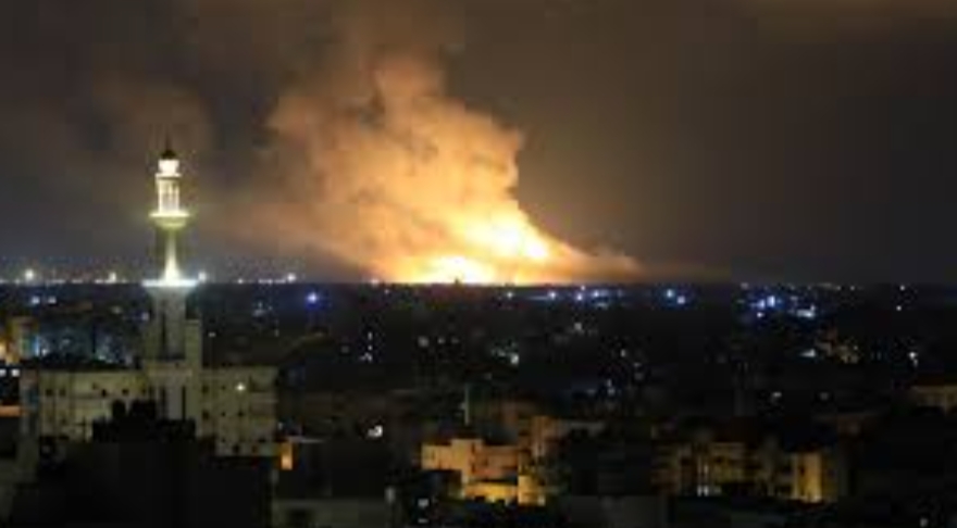 غارات إسرائيلية  فجر اليوم على قطاع غزة أسفرت عن مقتل 12 فلسطينيا